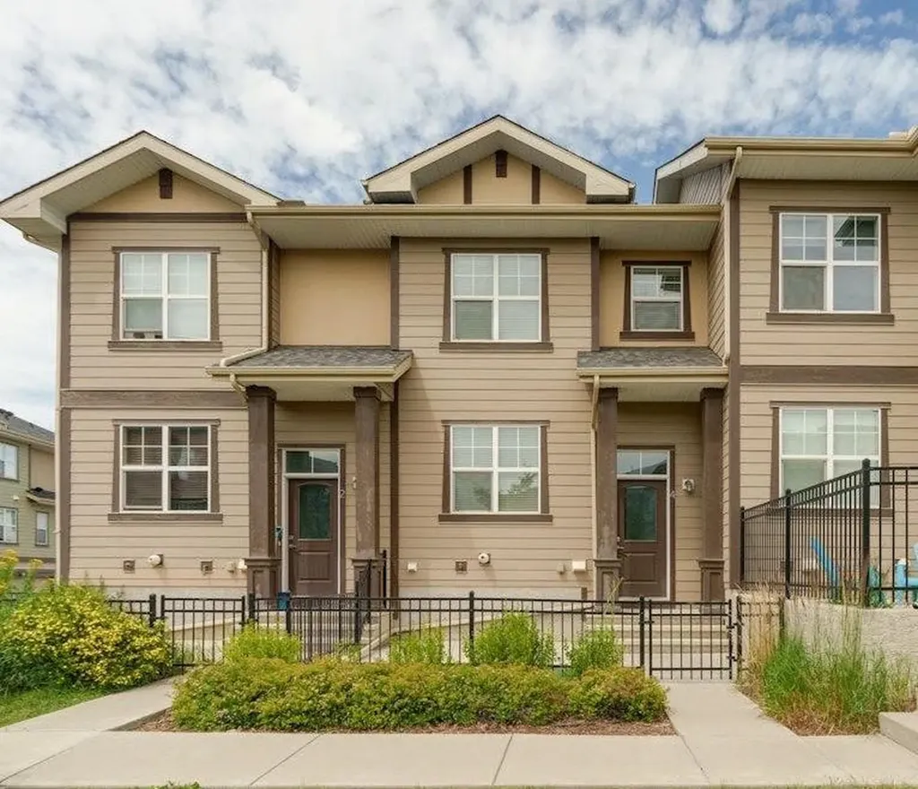 4 Evanscrest Gardens NW Calgary AB T3P 0S1