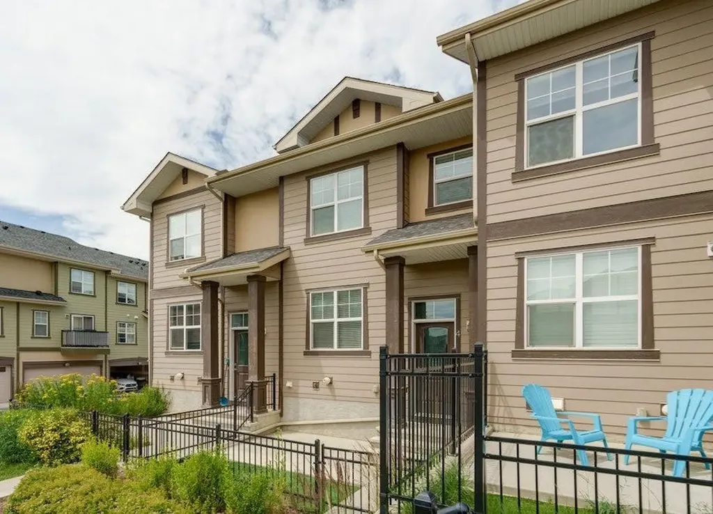 4 Evanscrest Gardens NW Calgary AB T3P 0S1