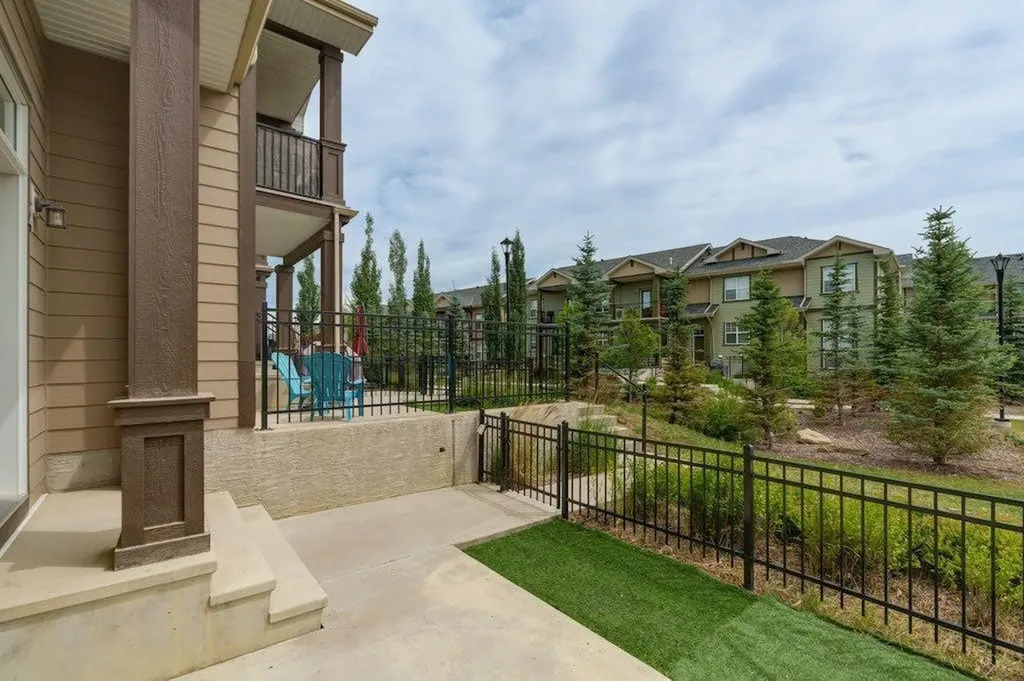 4 Evanscrest Gardens NW Calgary AB T3P 0S1