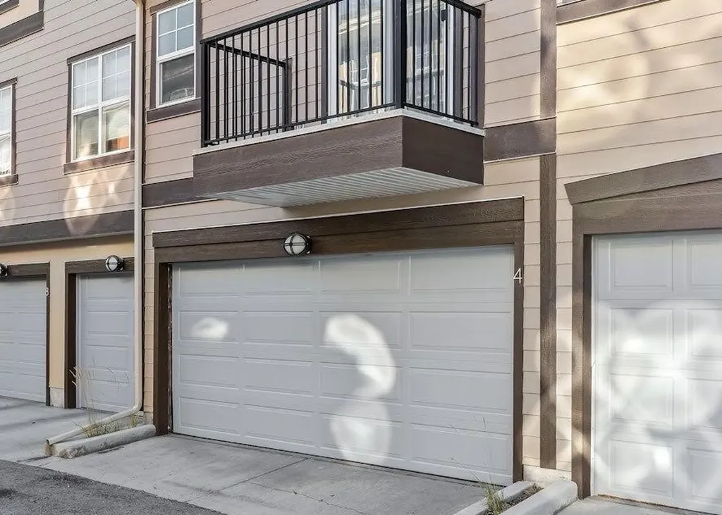 4 Evanscrest Gardens NW Calgary AB T3P 0S1