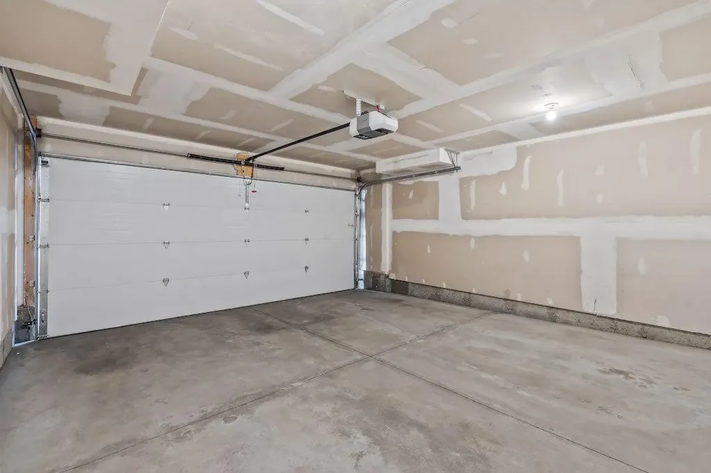 4 Evanscrest Gardens NW Calgary AB T3P 0S1