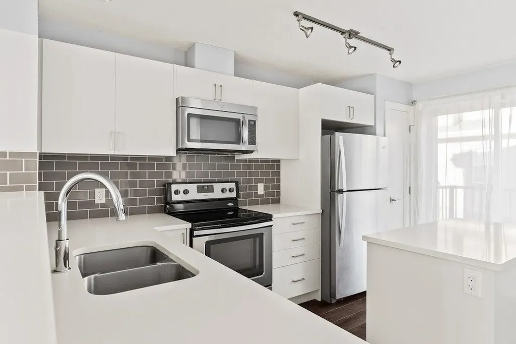 4 Evanscrest Gardens NW Calgary AB T3P 0S1