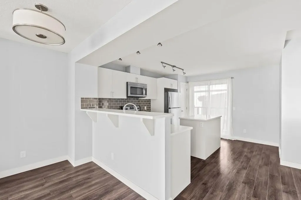 4 Evanscrest Gardens NW Calgary AB T3P 0S1