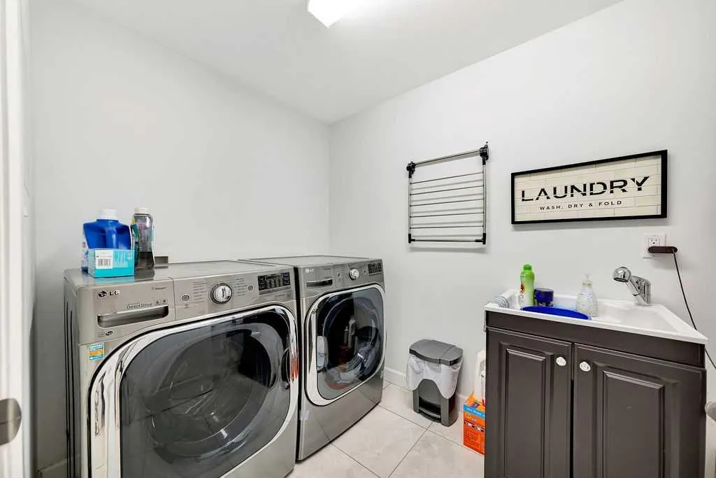 1703 56 Avenue Lloydminster AB T9V 3L5