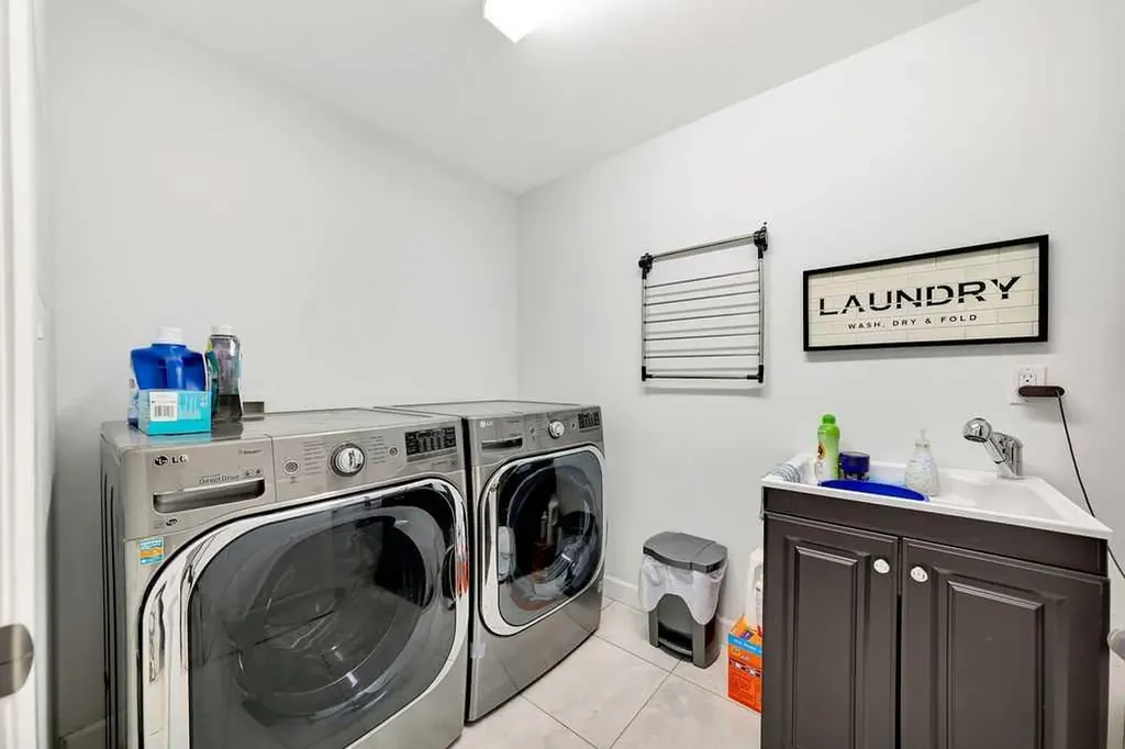 1703 56 Avenue Lloydminster AB T9V 3L5