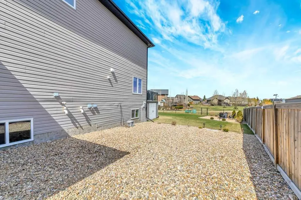1703 56 Avenue Lloydminster AB T9V 3L5