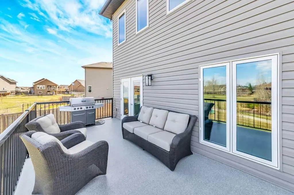 1703 56 Avenue Lloydminster AB T9V 3L5