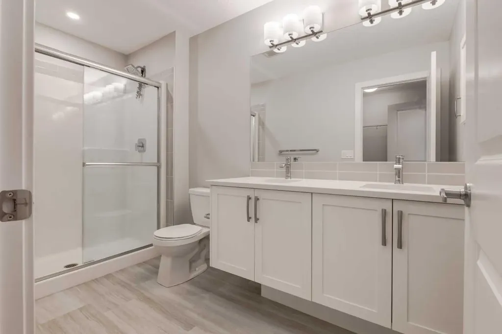 212 Crestbrook Common SW Calgary AB T3B 6L1