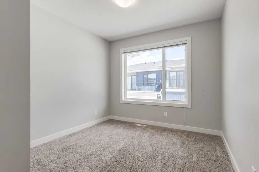 212 Crestbrook Common SW Calgary AB T3B 6L1
