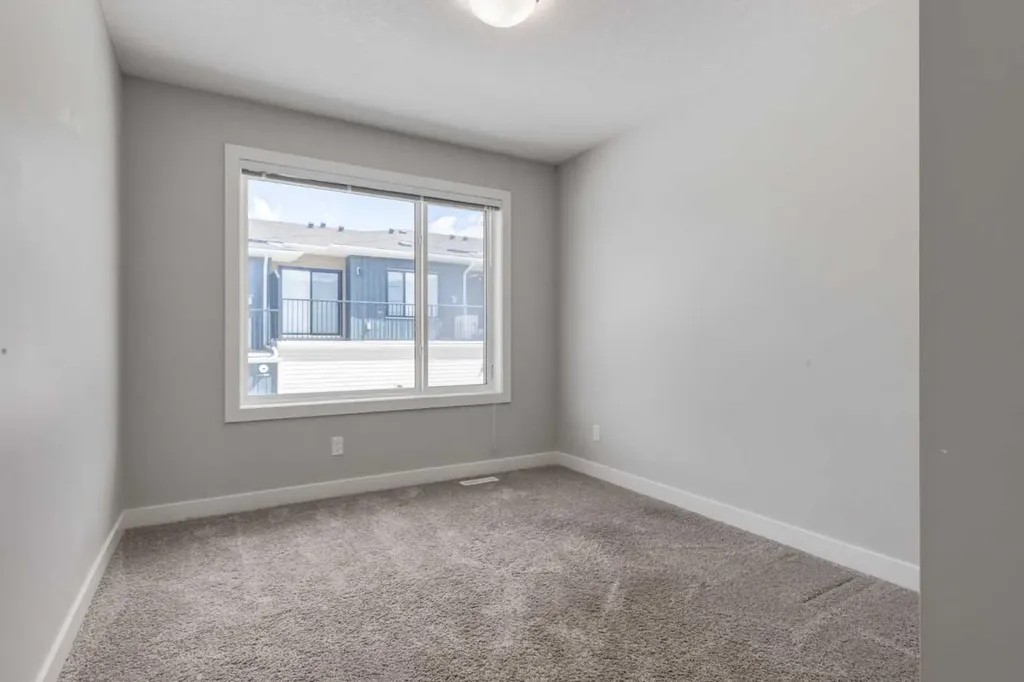 212 Crestbrook Common SW Calgary AB T3B 6L1