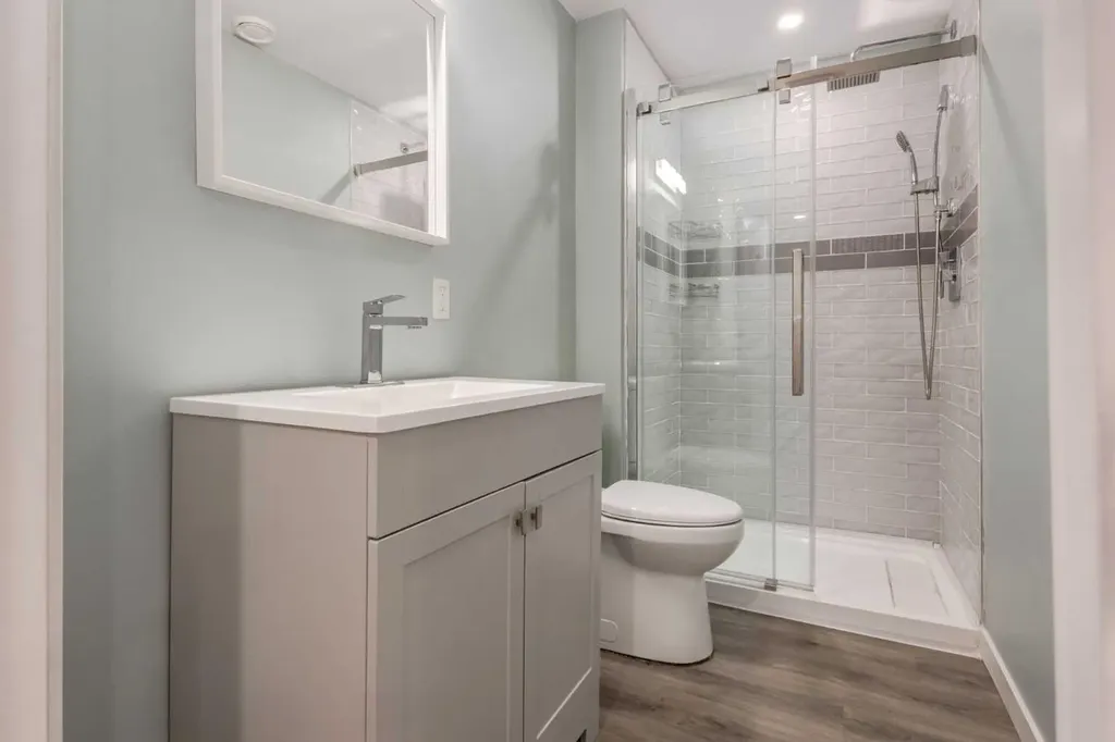 212 Crestbrook Common SW Calgary AB T3B 6L1