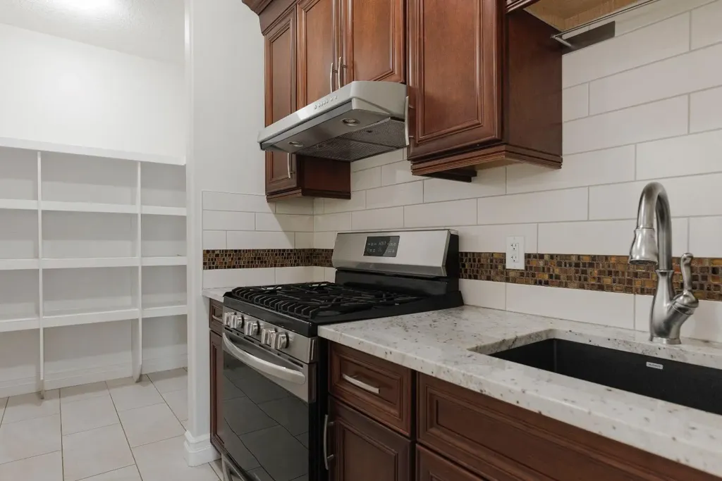 221 Warren Way Fort Mcmurray AB T9H 5H9