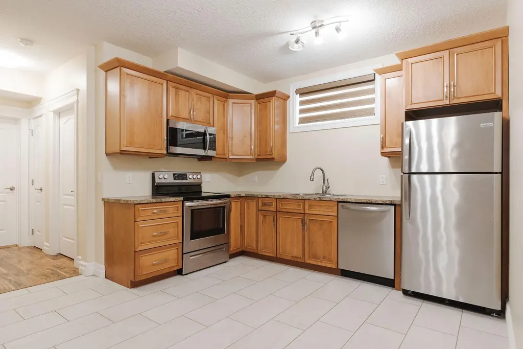 221 Warren Way Fort Mcmurray AB T9H 5H9