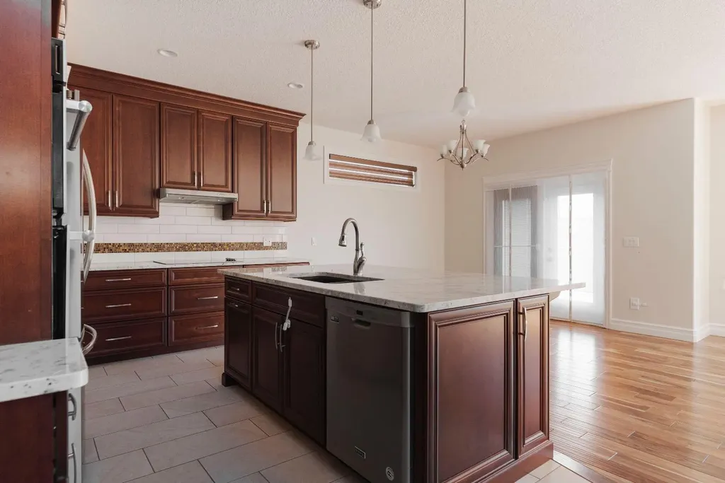 221 Warren Way Fort Mcmurray AB T9H 5H9