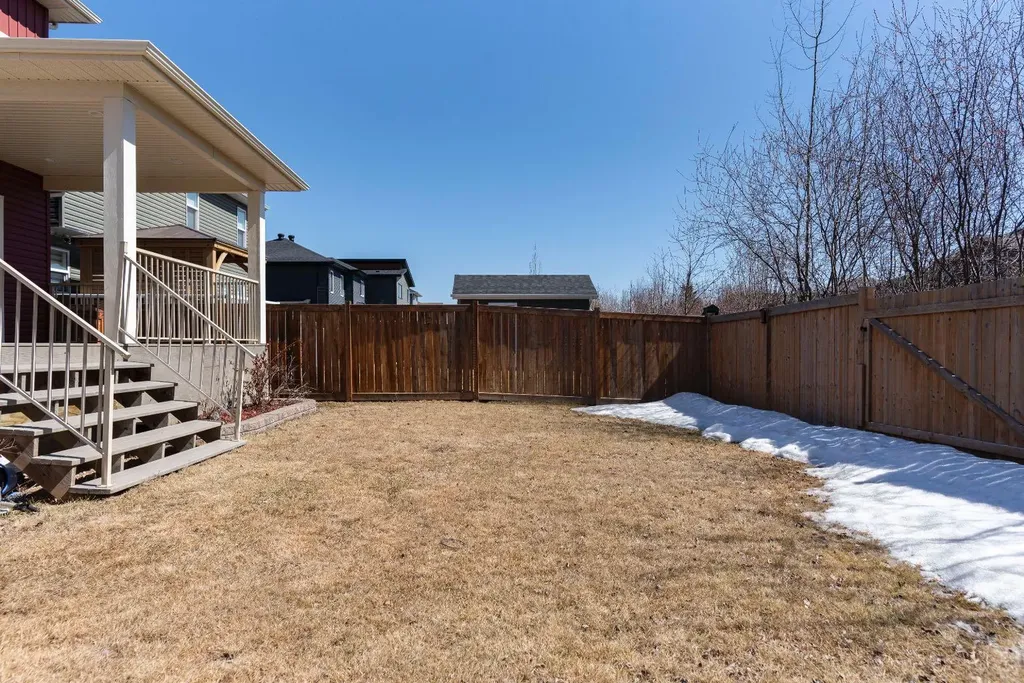 221 Warren Way Fort Mcmurray AB T9H 5H9