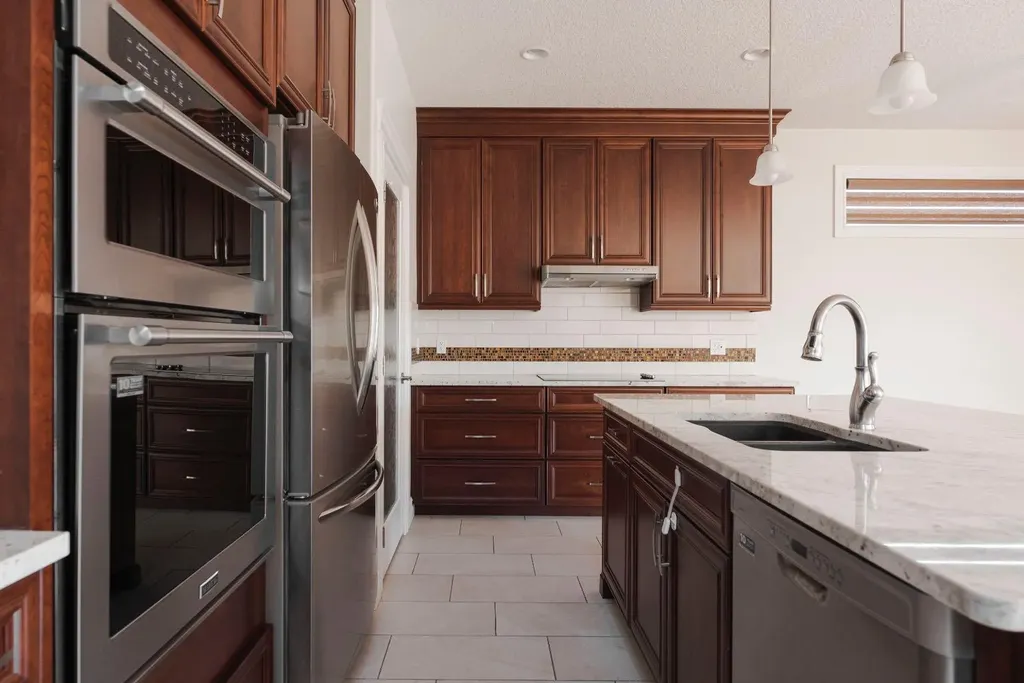 221 Warren Way Fort Mcmurray AB T9H 5H9