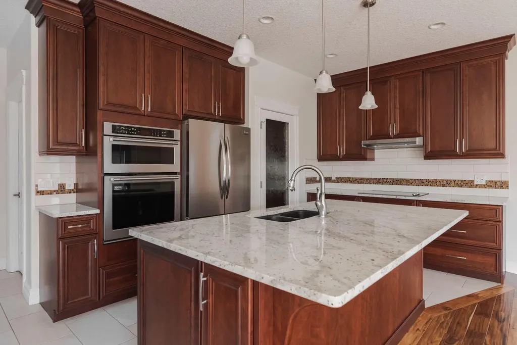221 Warren Way Fort Mcmurray AB T9H 5H9