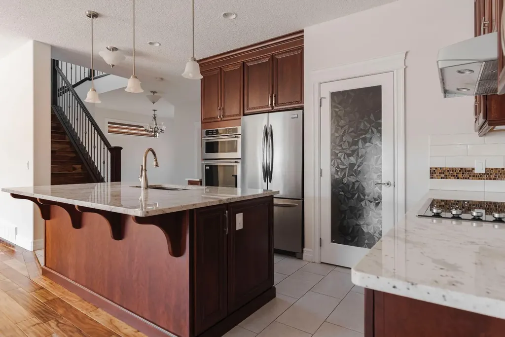221 Warren Way Fort Mcmurray AB T9H 5H9
