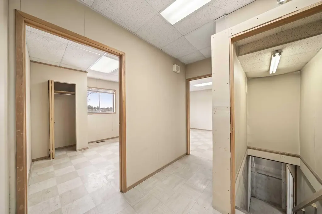 1020 Laut Avenue Crossfield AB T0M 0S0