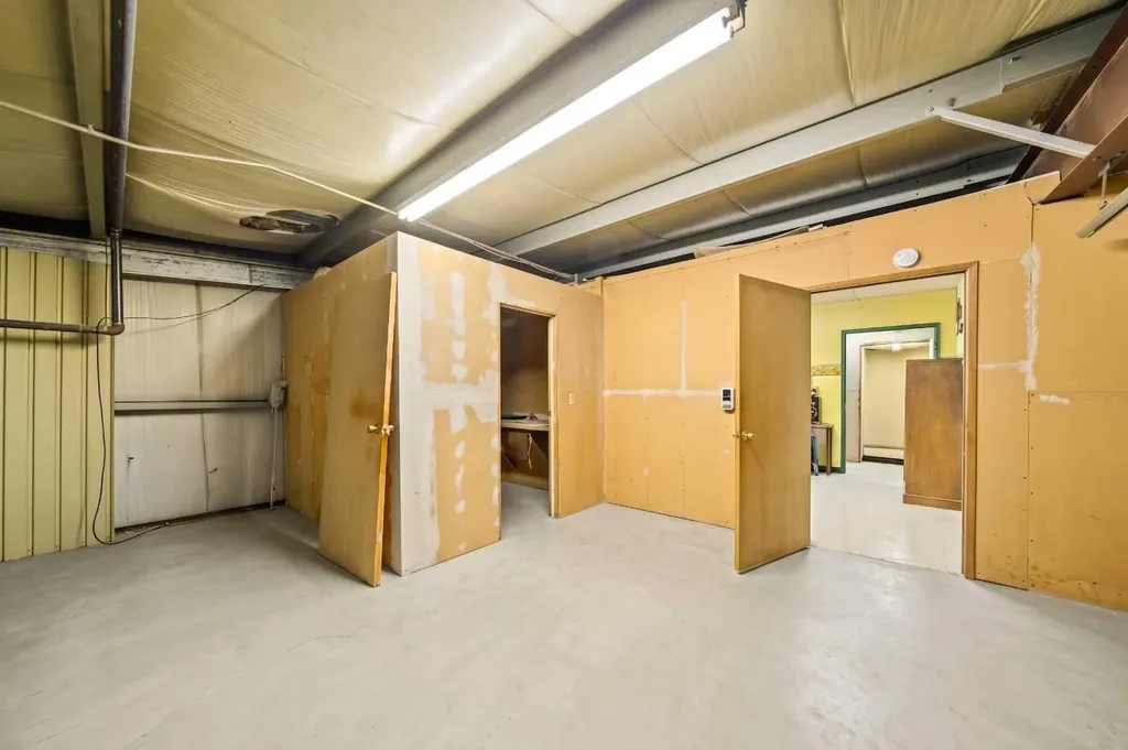 1020 Laut Avenue Crossfield AB T0M 0S0