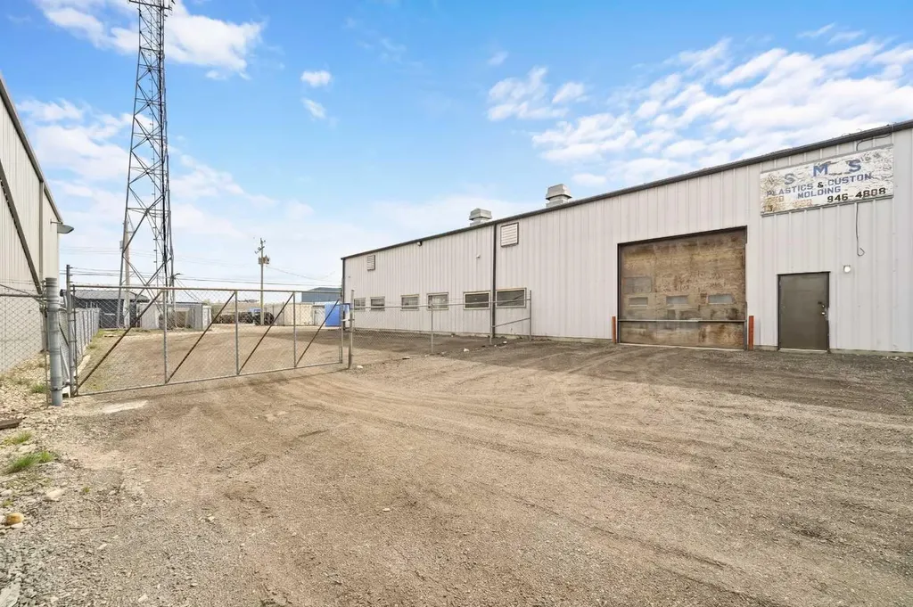 1020 Laut Avenue Crossfield AB T0M 0S0