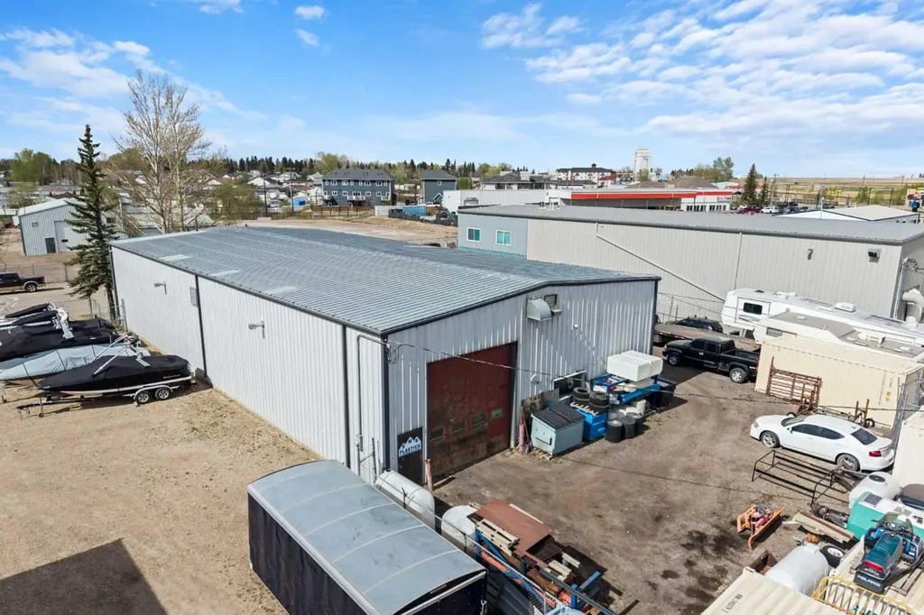 1020 Laut Avenue Crossfield AB T0M 0S0