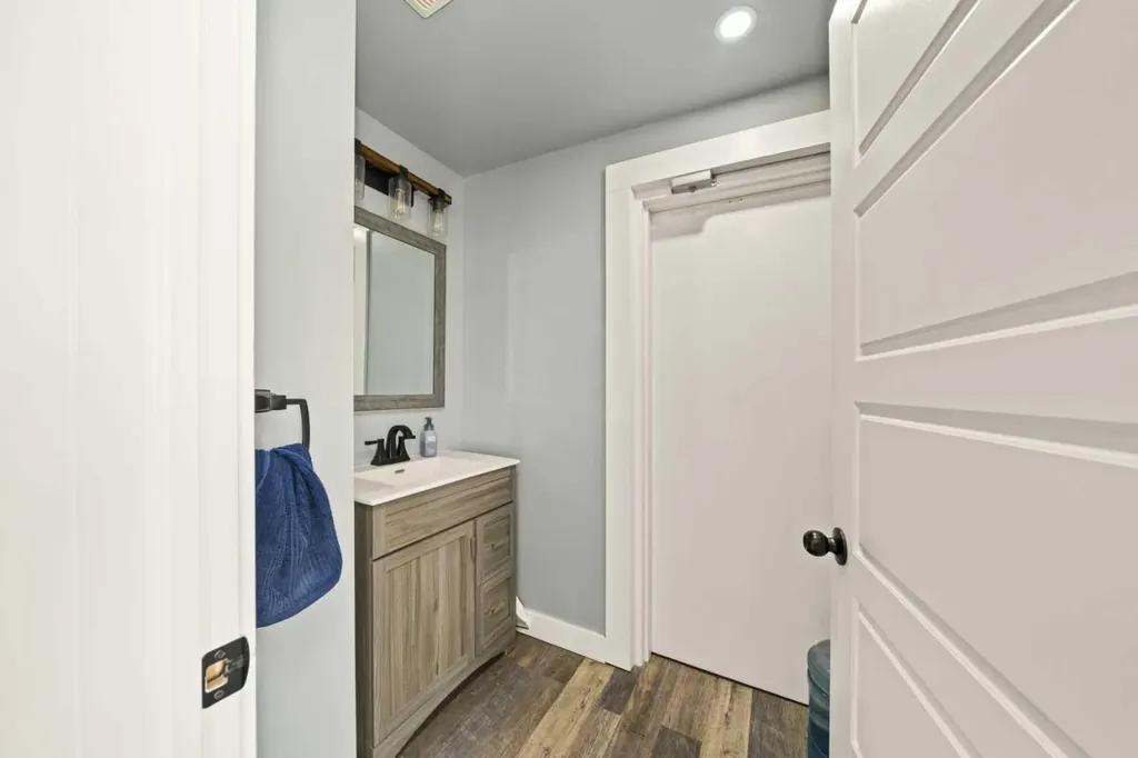 1020 Laut Avenue Crossfield AB T0M 0S0