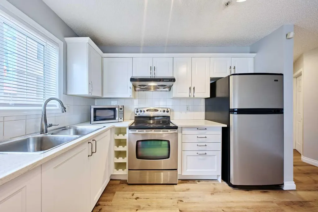 126 14 Avenue SW Calgary AB T2R0L9