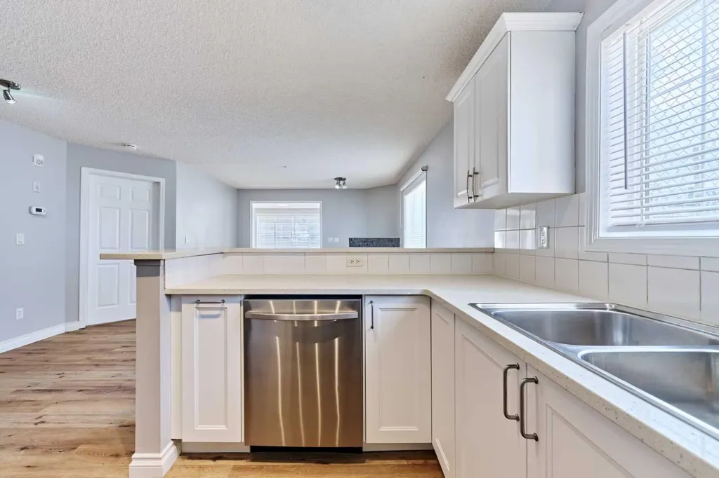 126 14 Avenue SW Calgary AB T2R0L9