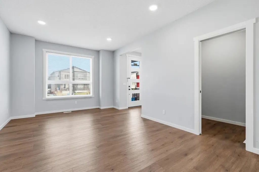 141 Belmont Drive SW Calgary AB T2X4Z7
