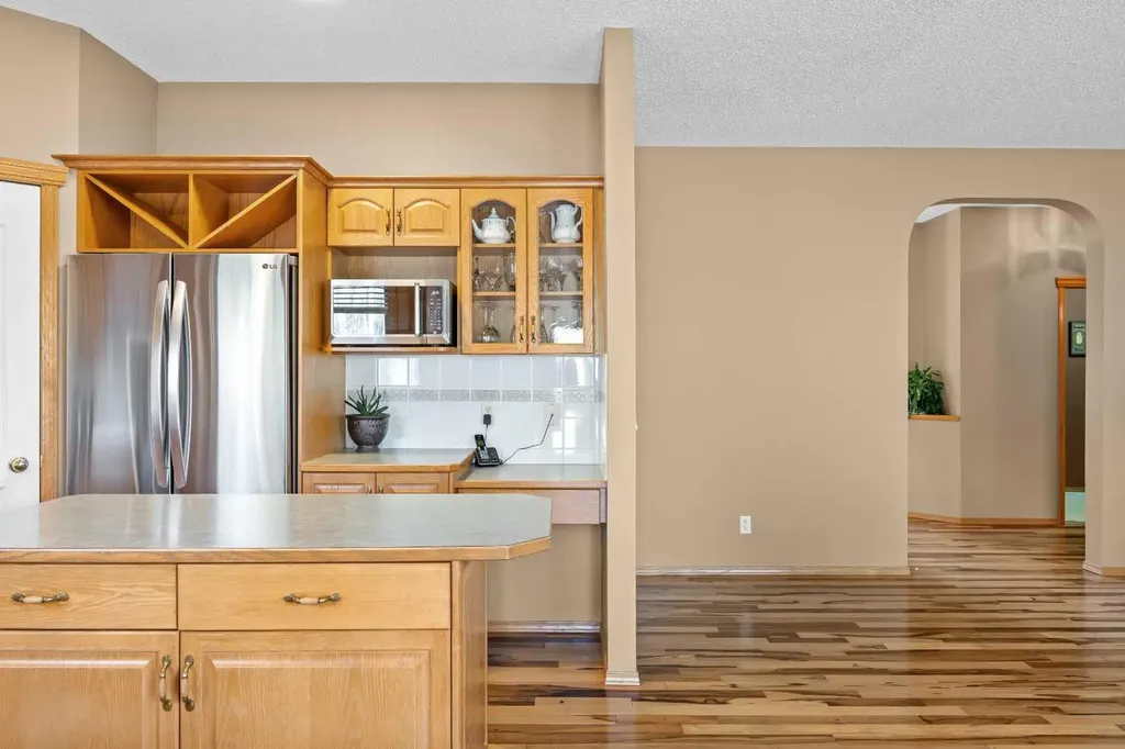 30 Gleneagles View Cochrane AB T0L 0W2