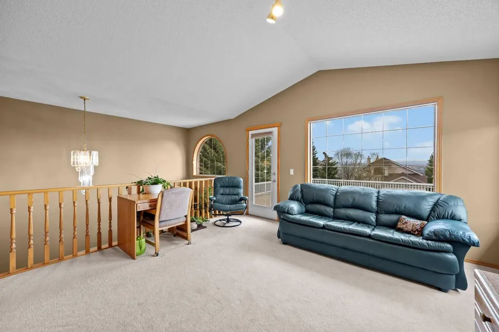 30 Gleneagles View Cochrane AB T0L 0W2