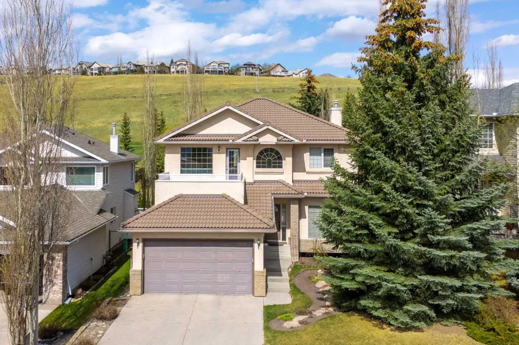 30 Gleneagles View Cochrane AB T0L 0W2