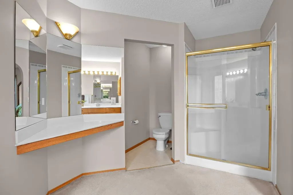 30 Gleneagles View Cochrane AB T0L 0W2