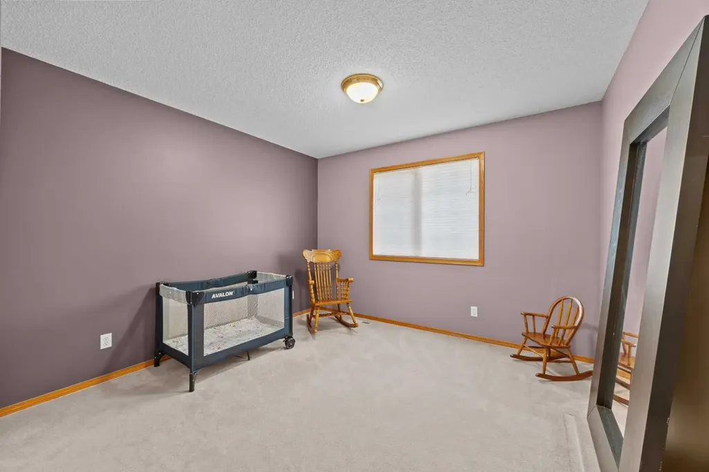 30 Gleneagles View Cochrane AB T0L 0W2
