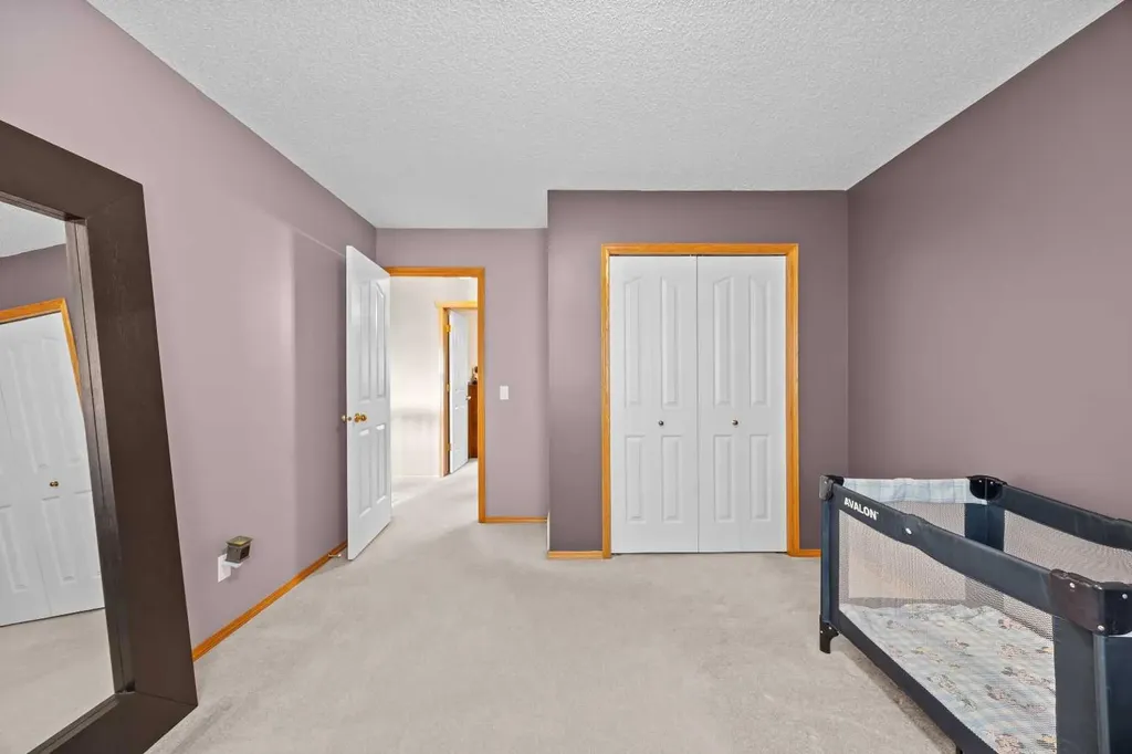 30 Gleneagles View Cochrane AB T0L 0W2