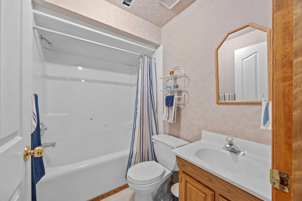 30 Gleneagles View Cochrane AB T0L 0W2