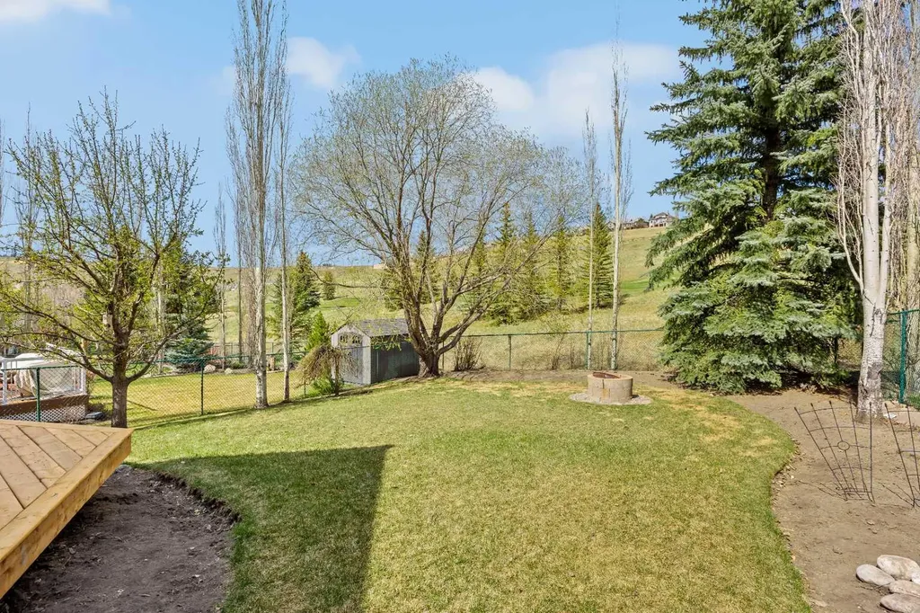 30 Gleneagles View Cochrane AB T0L 0W2