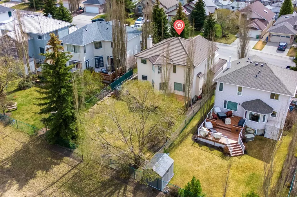 30 Gleneagles View Cochrane AB T0L 0W2