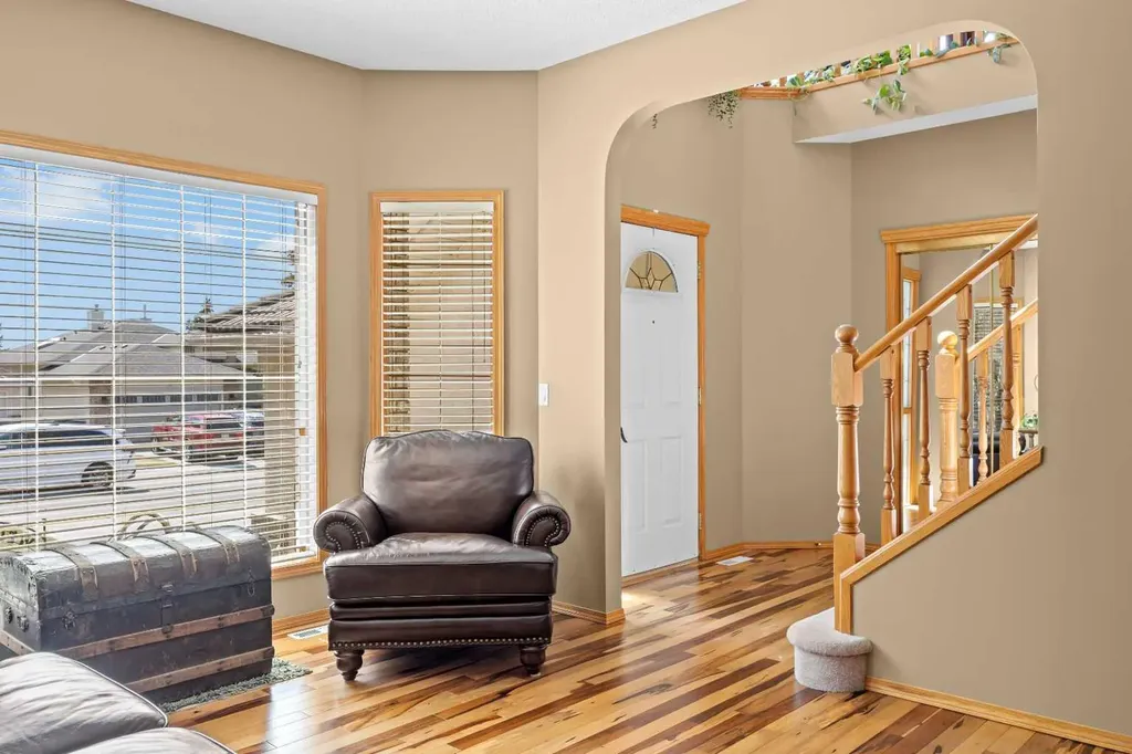 30 Gleneagles View Cochrane AB T0L 0W2