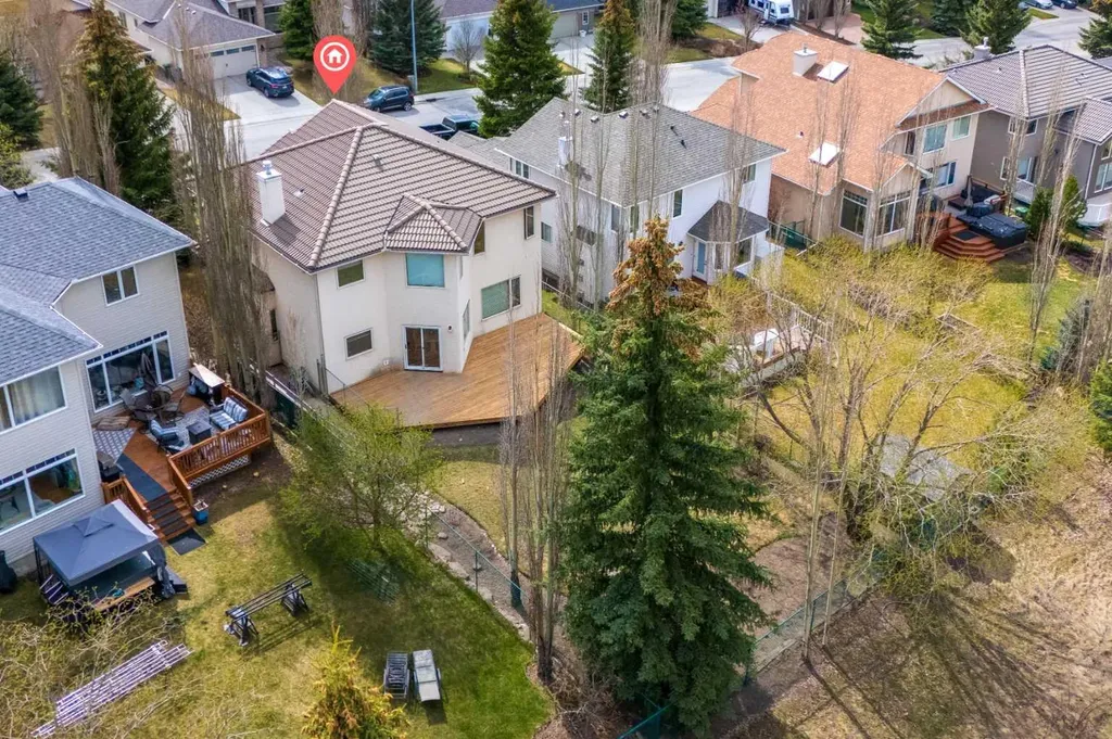 30 Gleneagles View Cochrane AB T0L 0W2