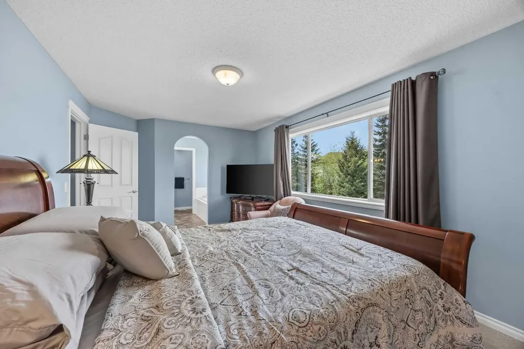 11178 Hidden Valley Drive NW Calgary AB T3A 6C7