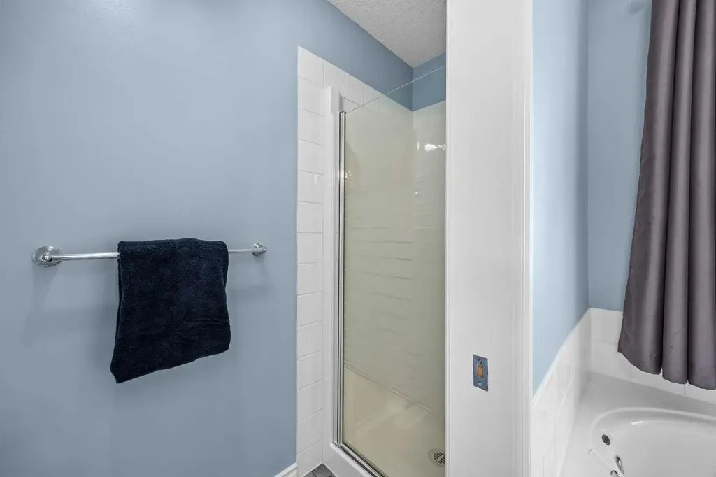 11178 Hidden Valley Drive NW Calgary AB T3A 6C7