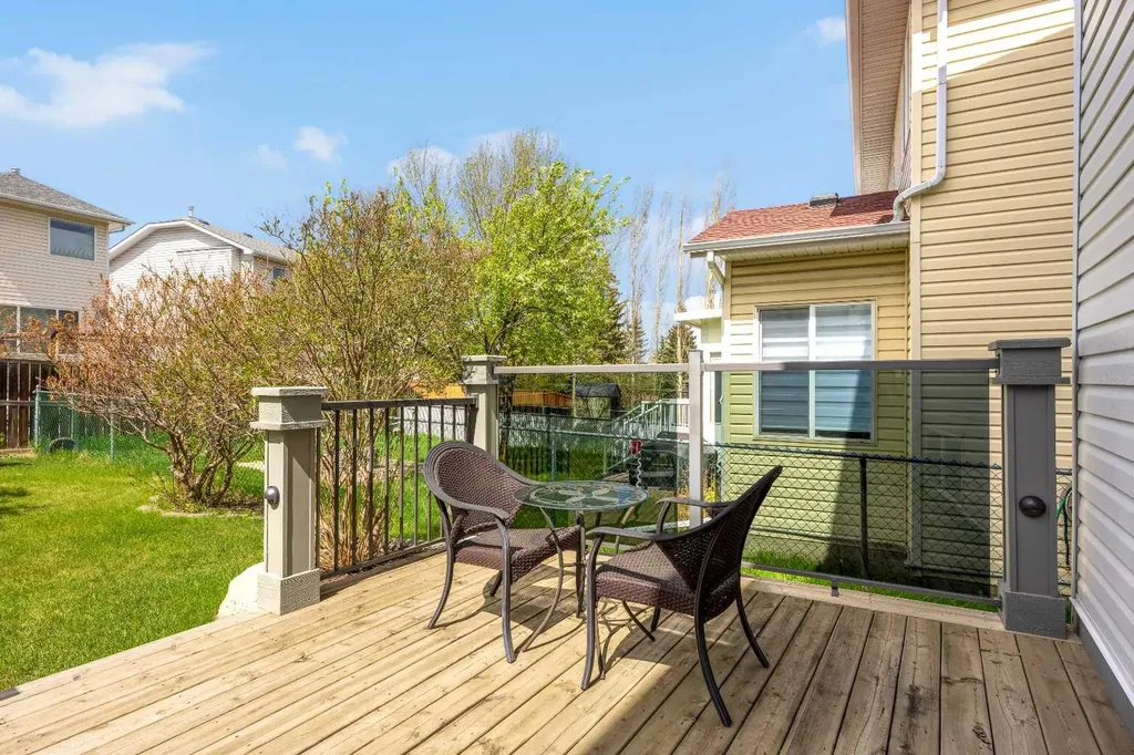 11178 Hidden Valley Drive NW Calgary AB T3A 6C7