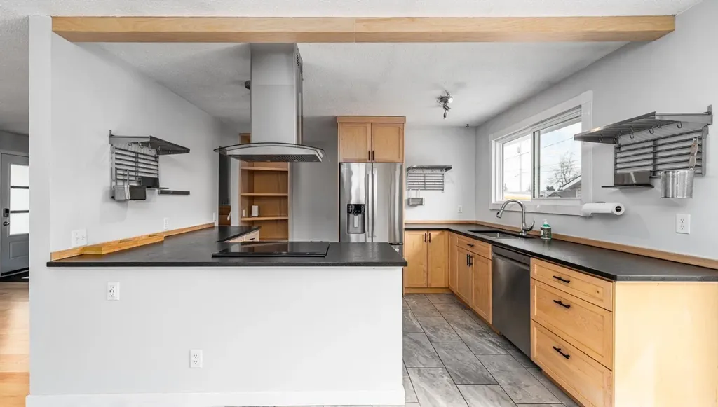 5207 5 Avenue SE Calgary AB T2A4X9