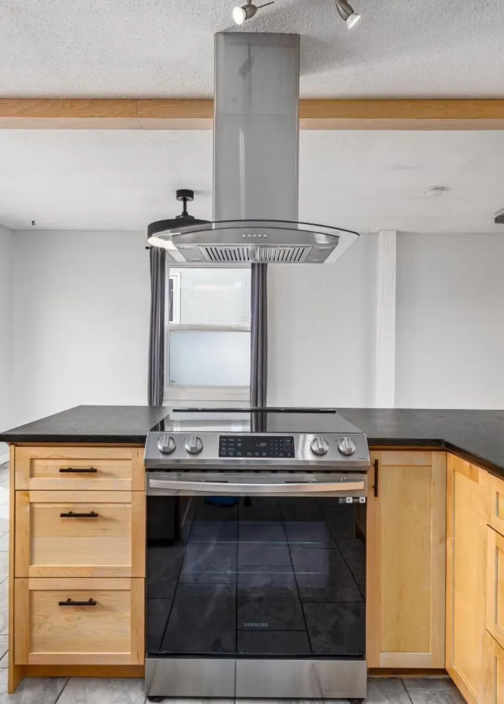 5207 5 Avenue SE Calgary AB T2A4X9