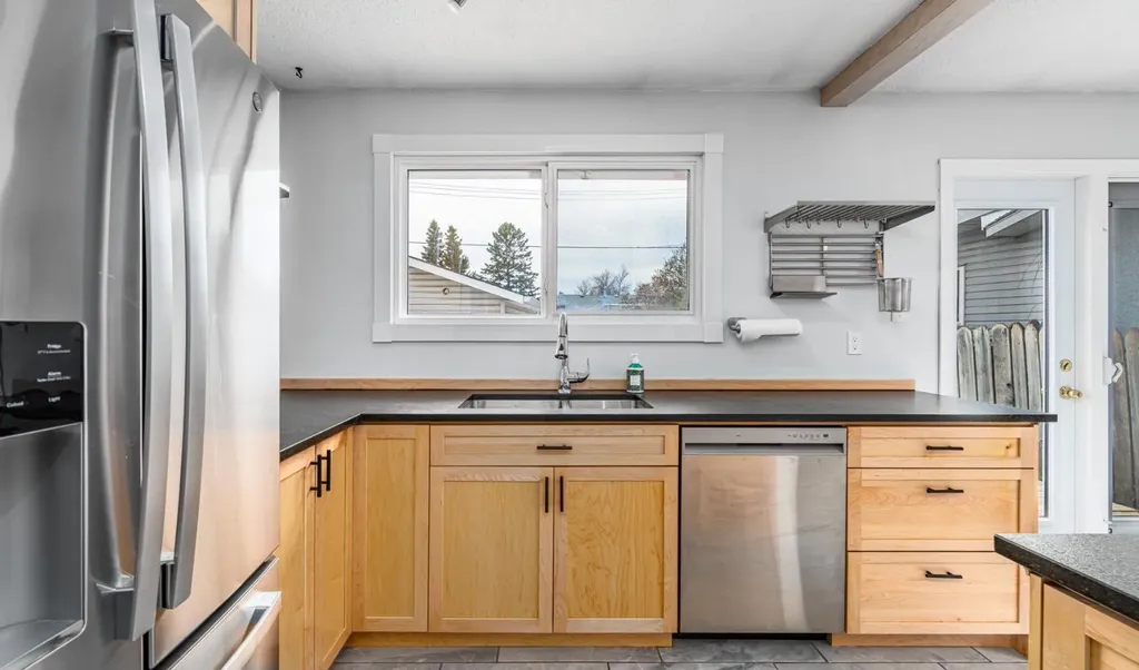 5207 5 Avenue SE Calgary AB T2A4X9