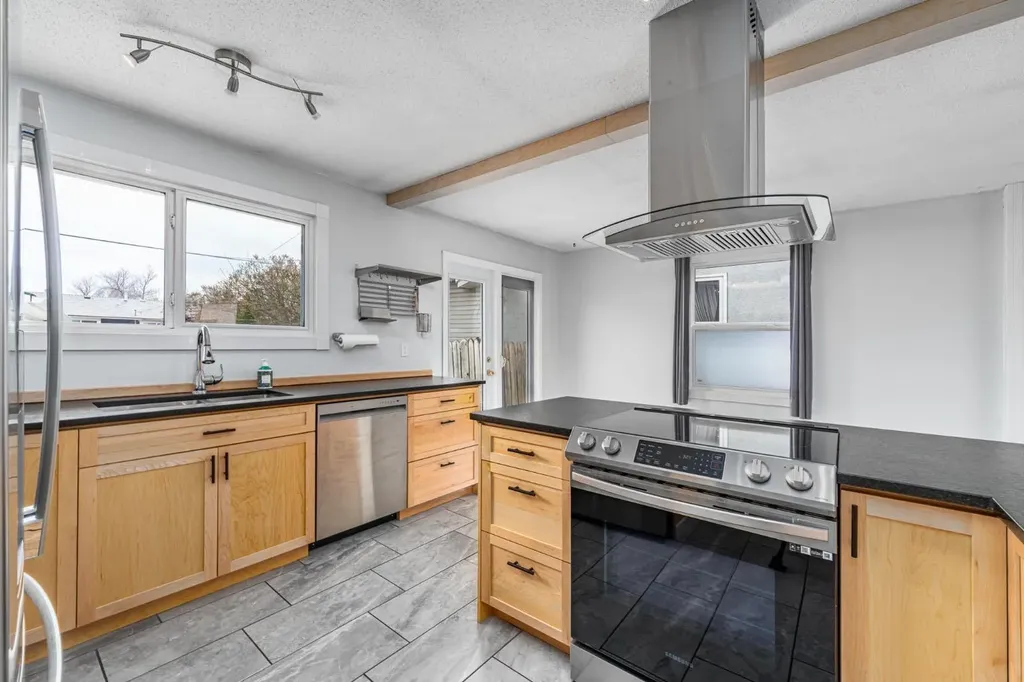 5207 5 Avenue SE Calgary AB T2A4X9