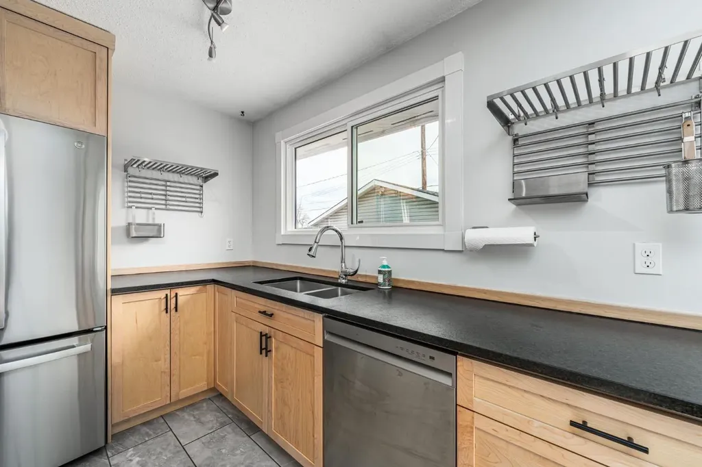 5207 5 Avenue SE Calgary AB T2A4X9