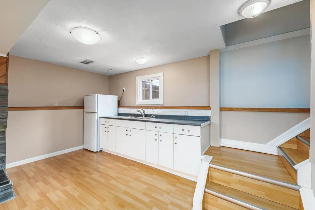 5207 5 Avenue SE Calgary AB T2A4X9